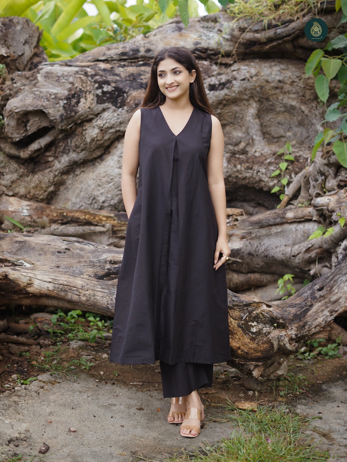 Basic V-Neck Flared Sleeveless Kurta Set with Pants