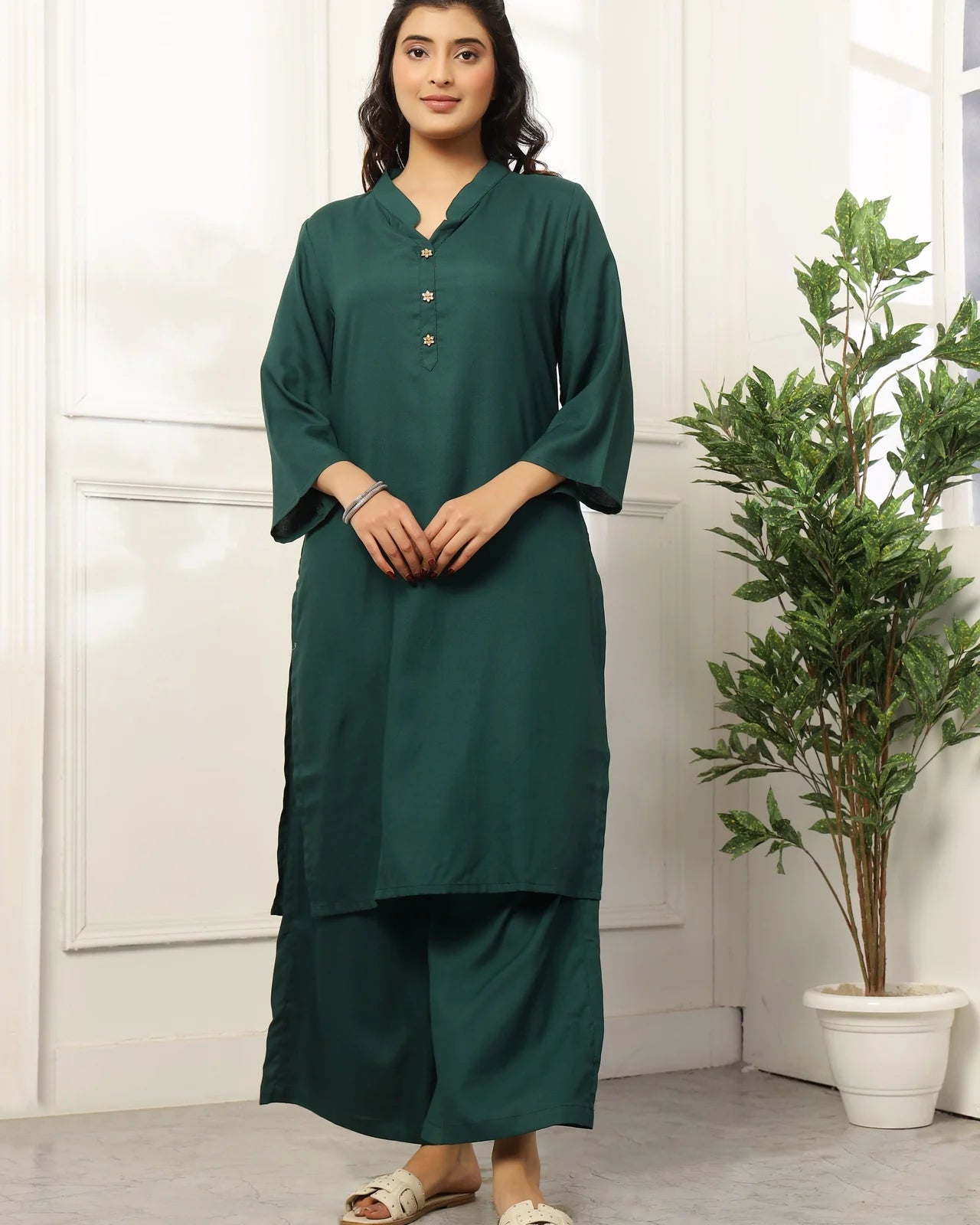 7 Shades of Style: Women’s Solid Rayon Kurta & Palazzo Set – Lavender Highlight