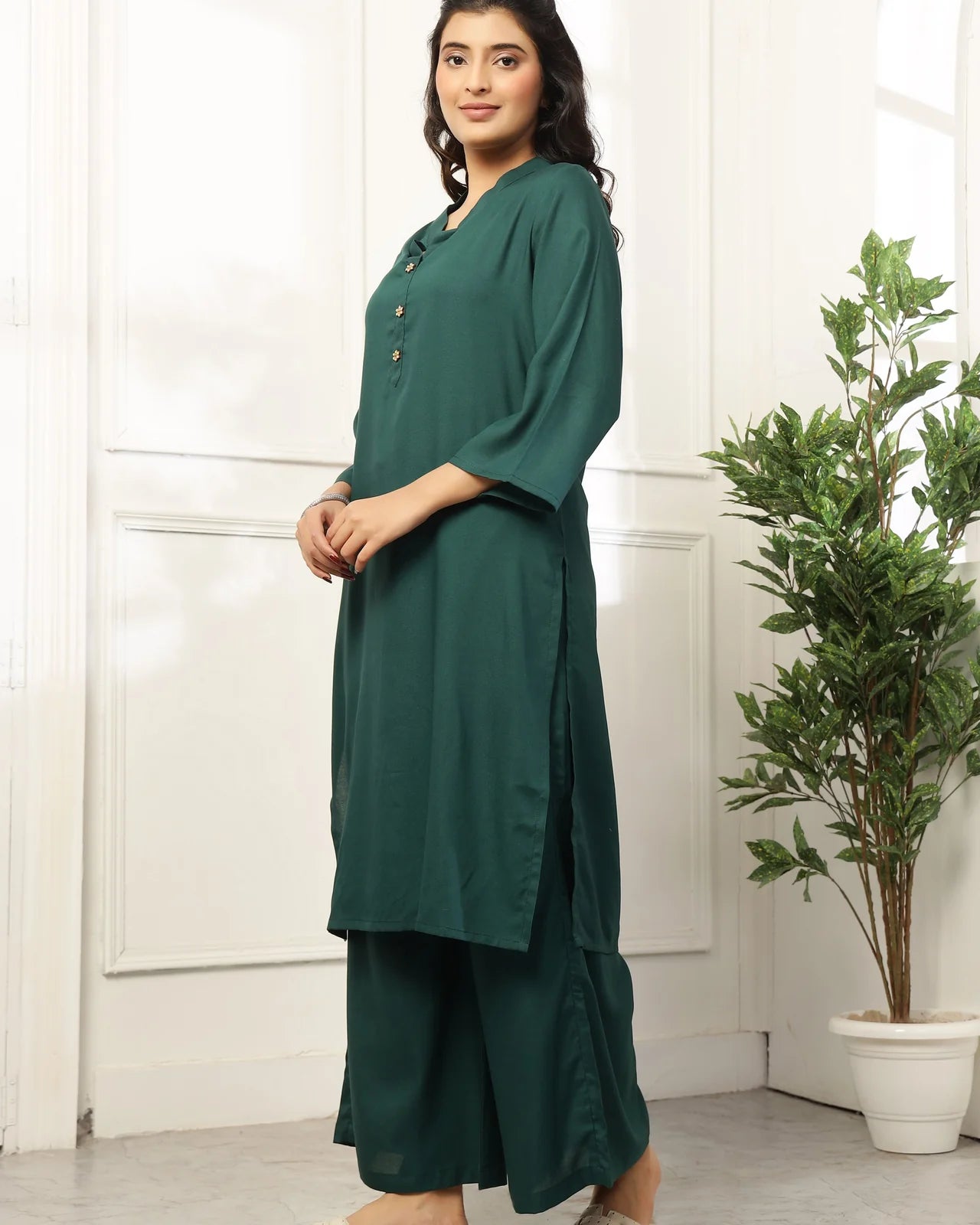 7 Shades of Style: Women’s Solid Rayon Kurta & Palazzo Set – Lavender Highlight