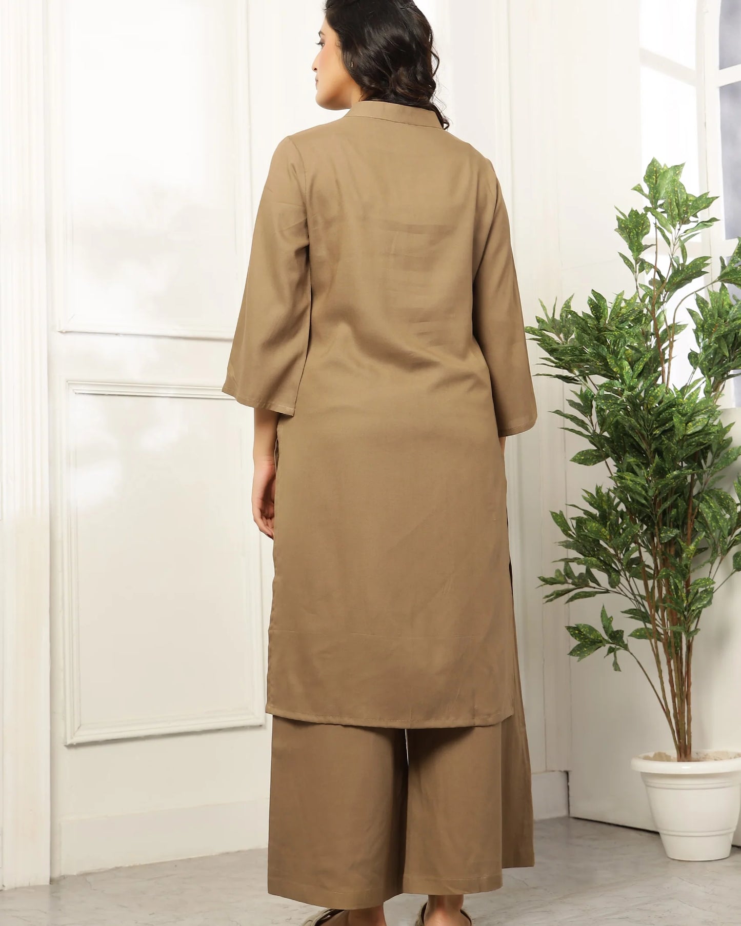 7 Shades of Style: Women’s Solid Rayon Kurta & Palazzo Set – Lavender Highlight