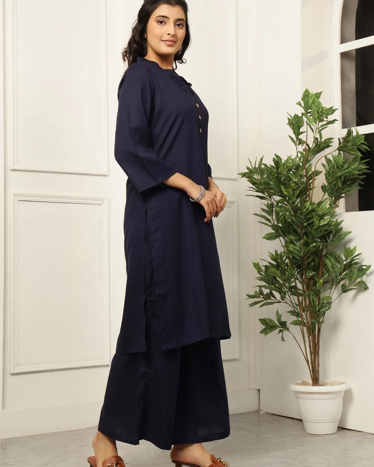 7 Shades of Style: Women’s Solid Rayon Kurta & Palazzo Set – Lavender Highlight