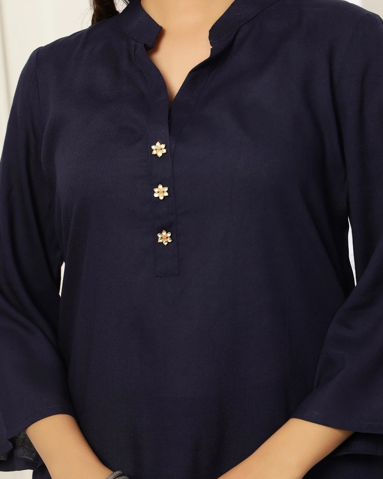7 Shades of Style: Women’s Solid Rayon Kurta & Palazzo Set – Lavender Highlight