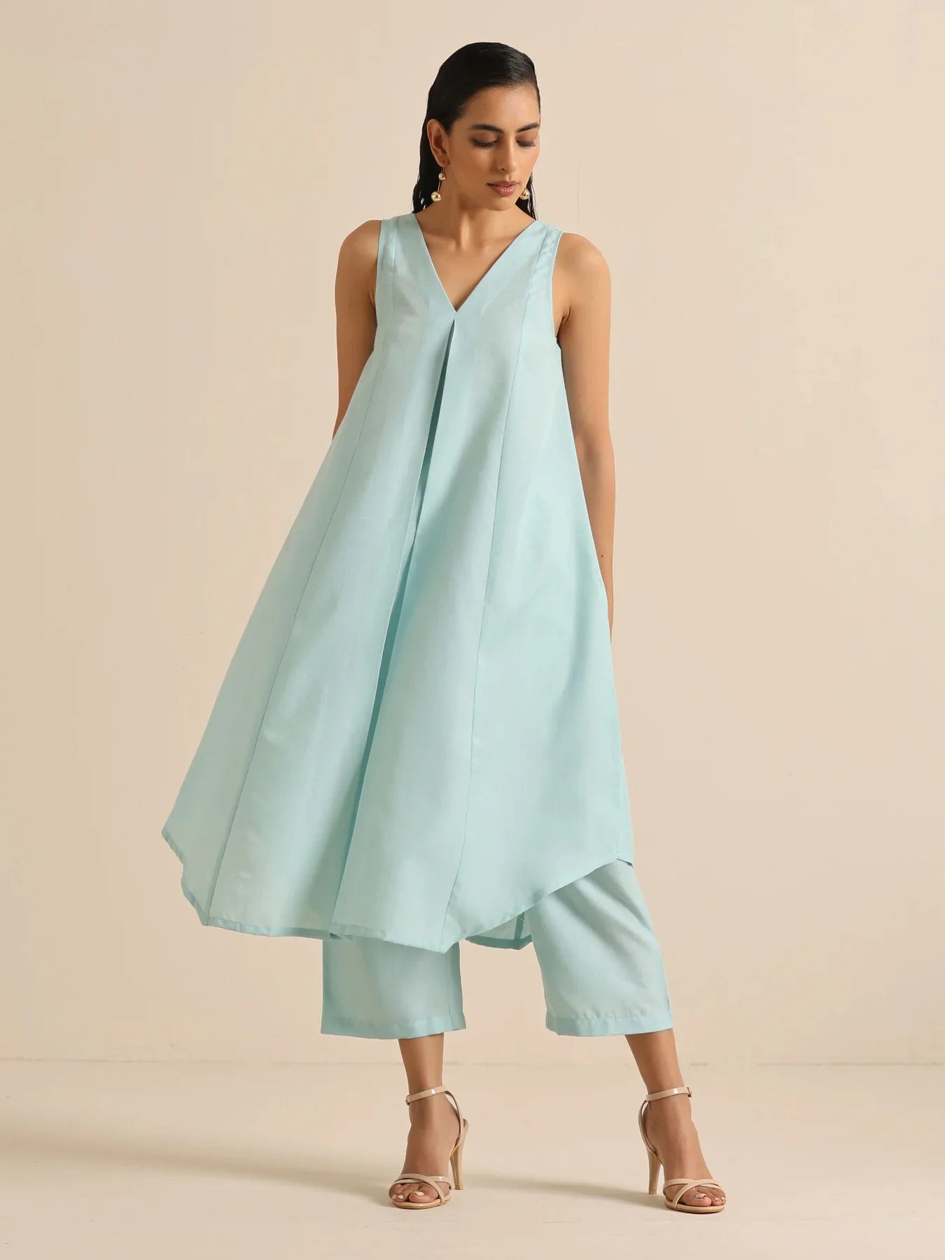 Basic V-Neck Flared Sleeveless Kurta Set with Pants