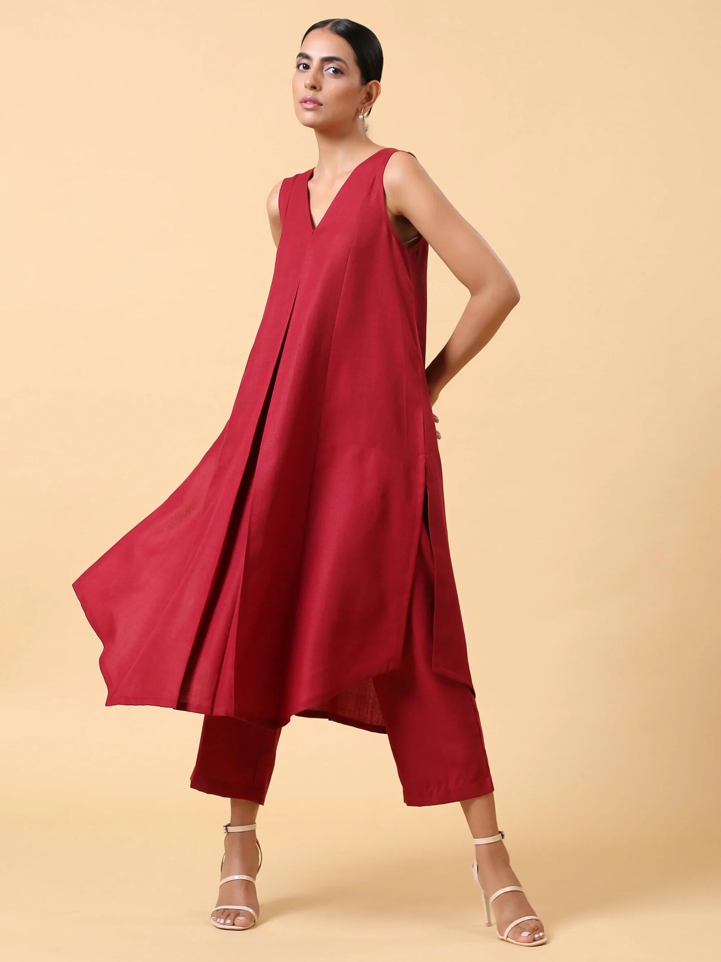 Basic V-Neck Flared Sleeveless Kurta Set with Pants