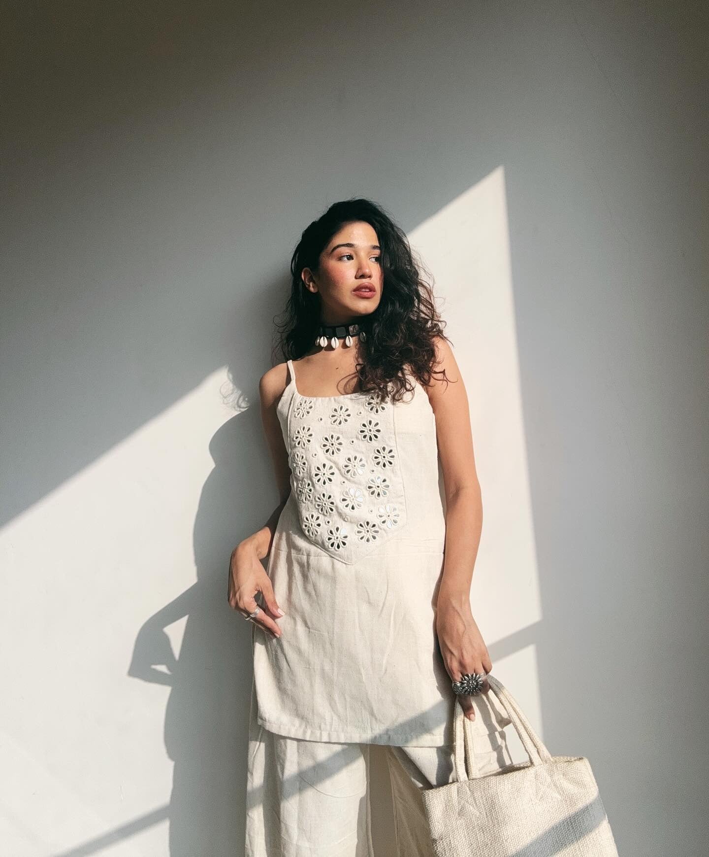 Aabroo Kurta – Handwoven Elegance in Mirror Work