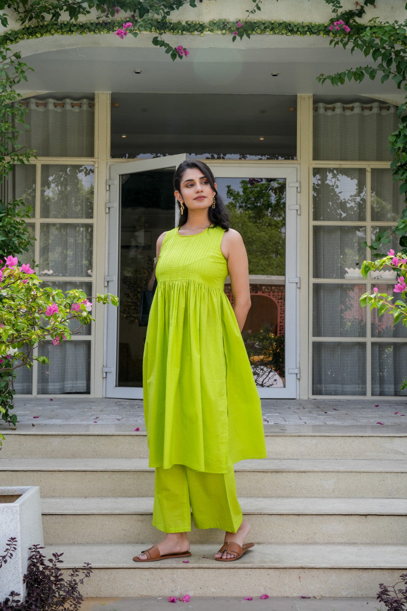 Pranati Pintuck Elegance Kurta Set