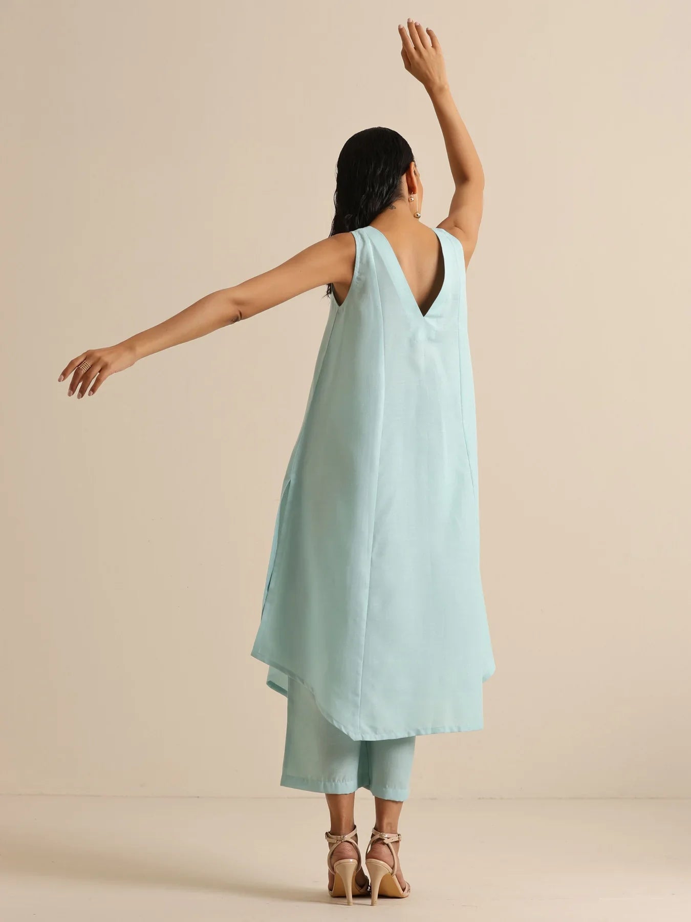 Basic V-Neck Flared Sleeveless Kurta Set with Pants