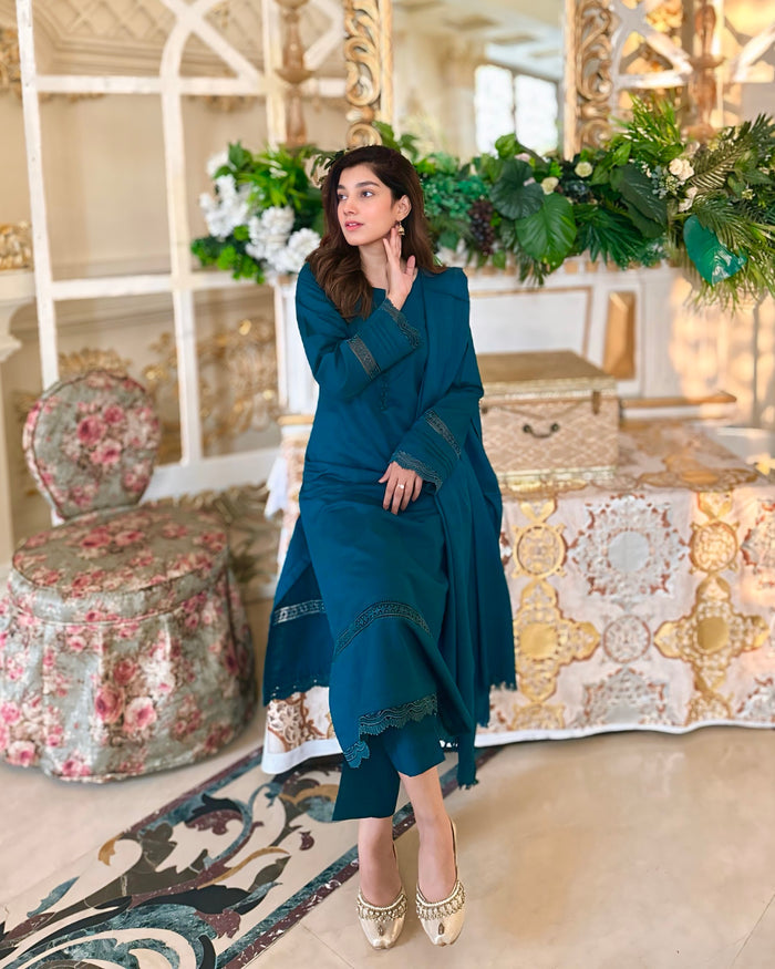 Lawn Dobby Elegance – 3-Piece Stitched Suit Set