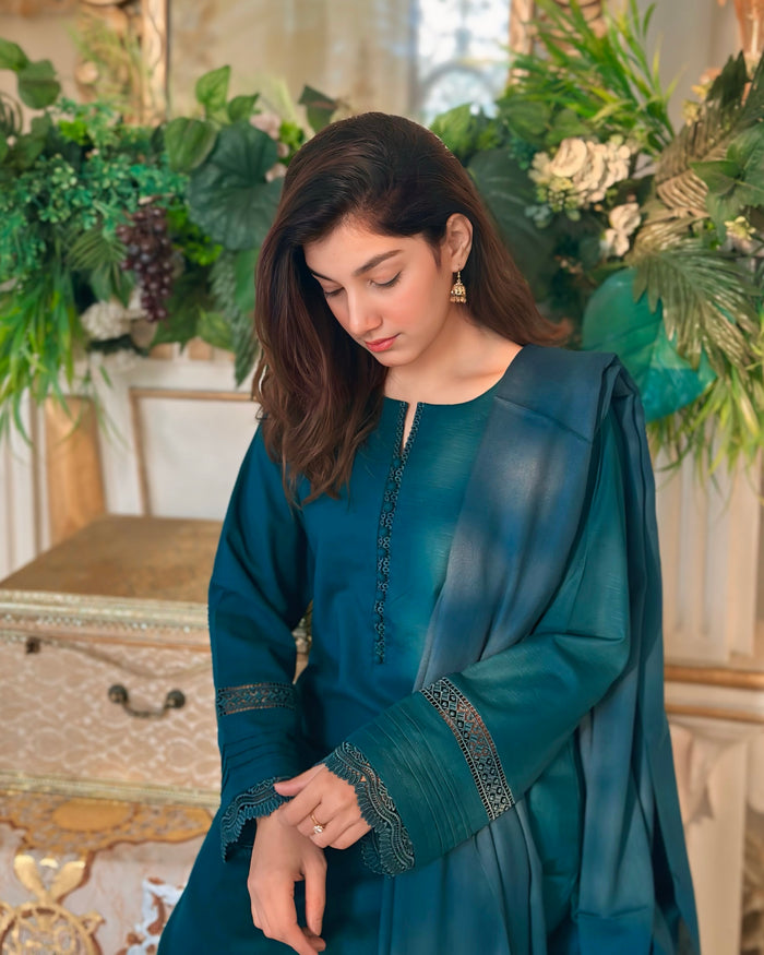Lawn Dobby Elegance – 3-Piece Stitched Suit Set