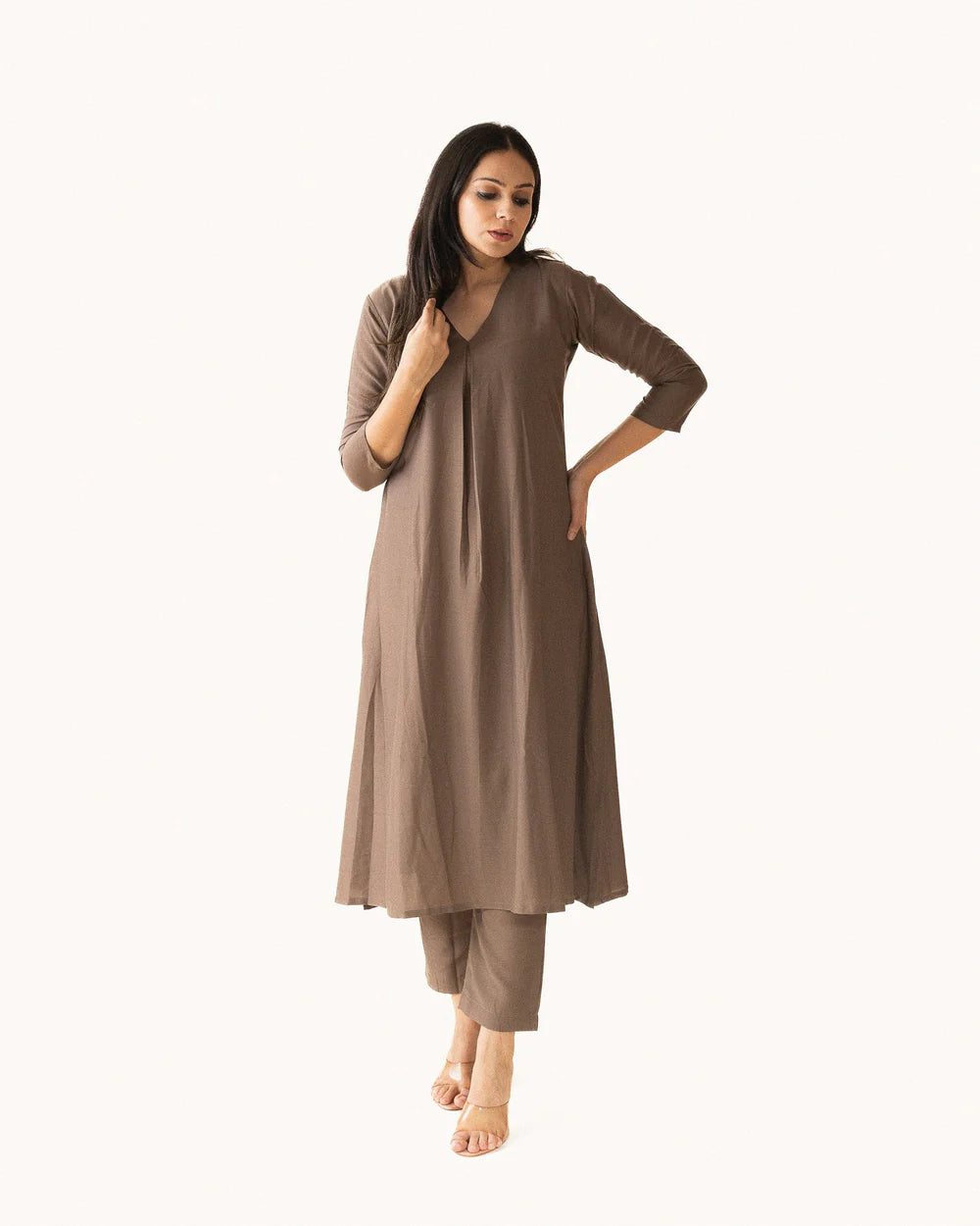 Modern Ethnic Muse – Vedora’s Cotton Kurta Pant Set with 3/4th Sleeves