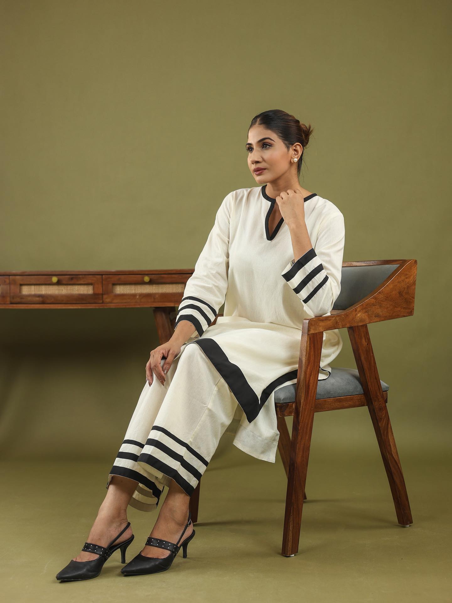 Ivory Grace – Kurta Pant Set by Vedora