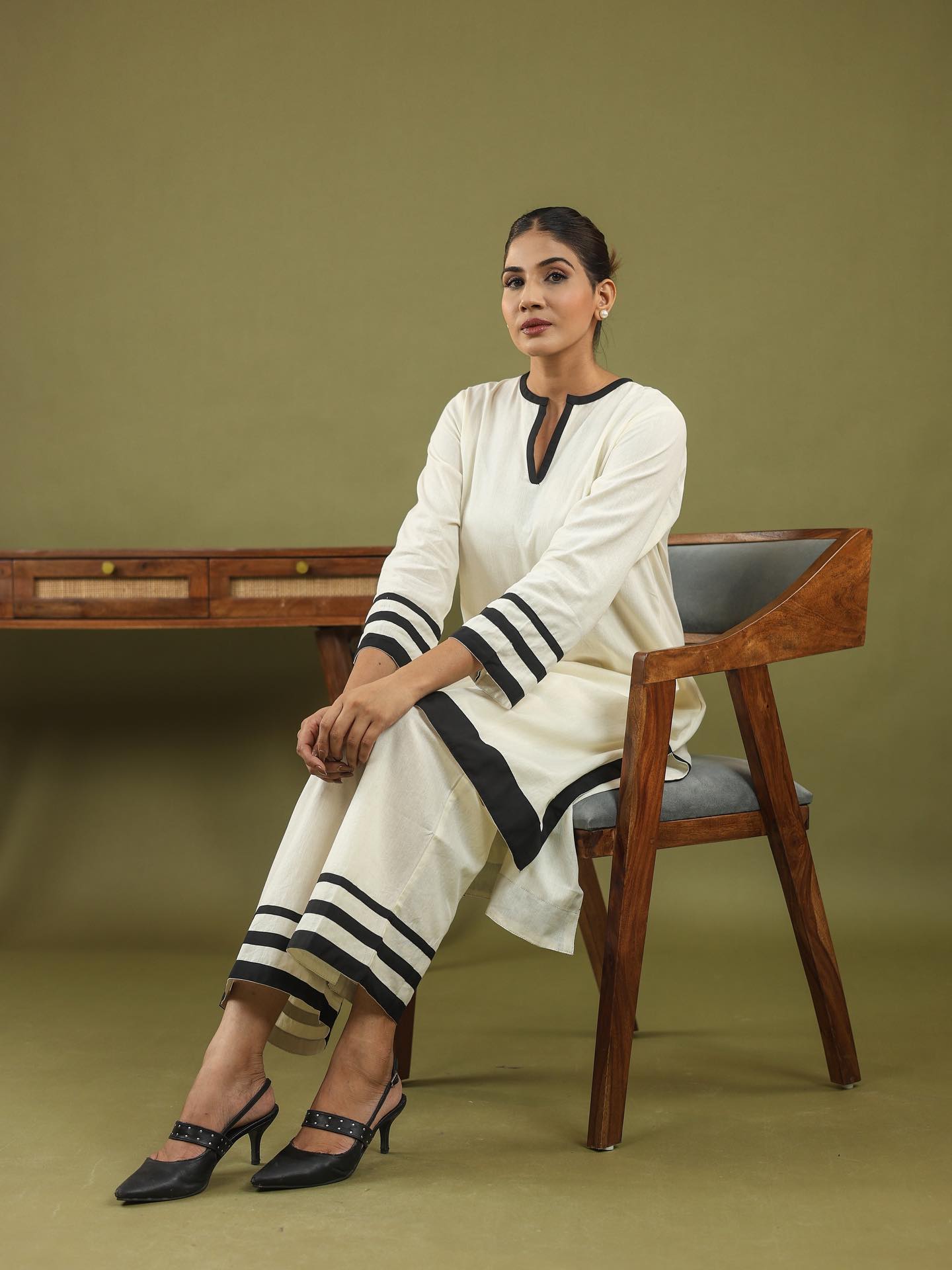 Ivory Grace – Kurta Pant Set by Vedora