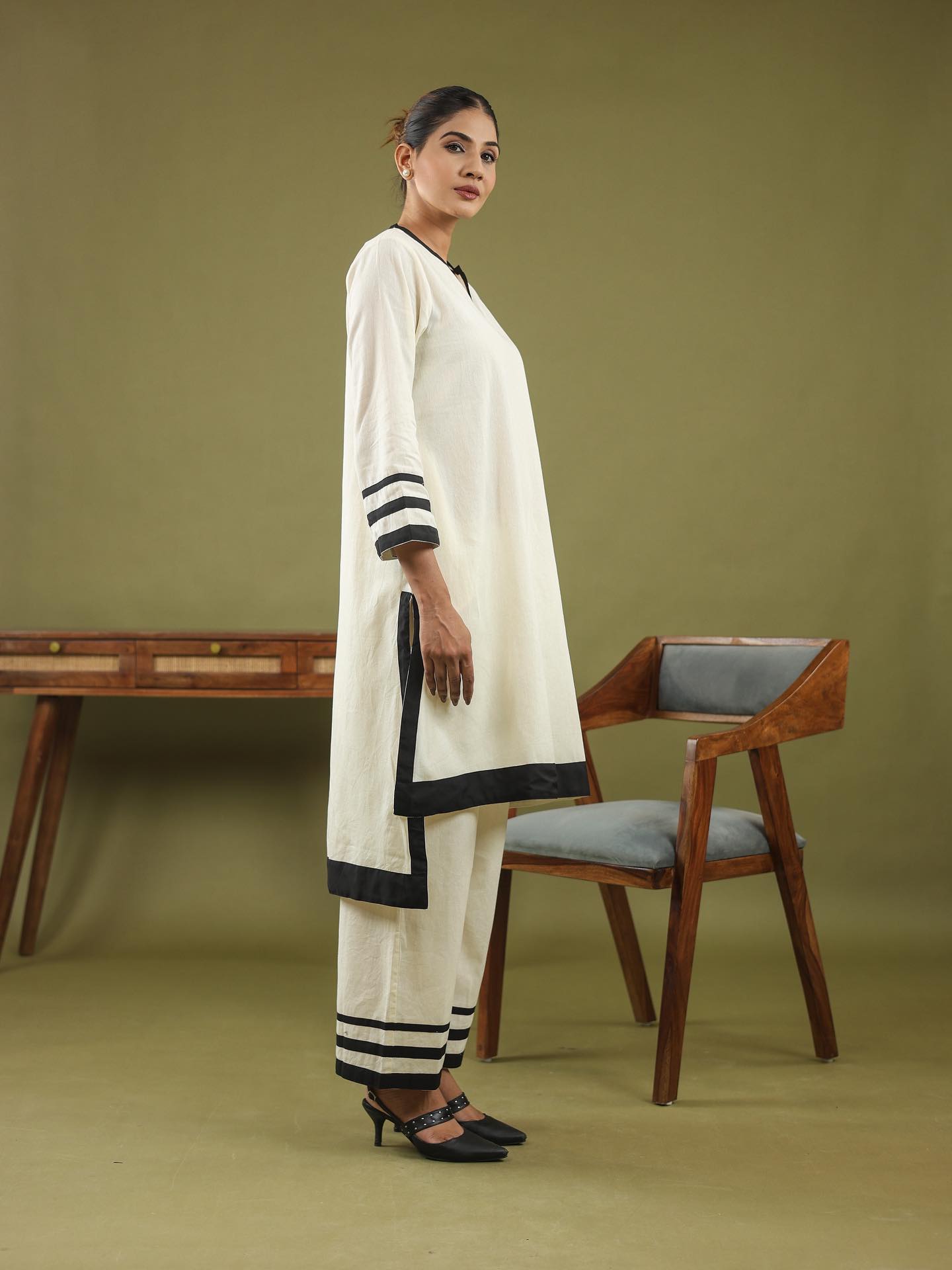 Ivory Grace – Kurta Pant Set by Vedora