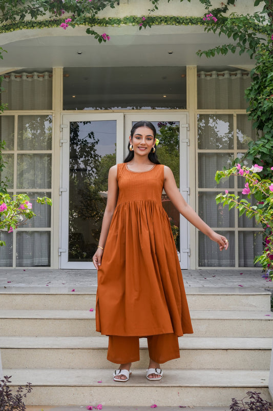 Pranati Pintuck Elegance Kurta Set
