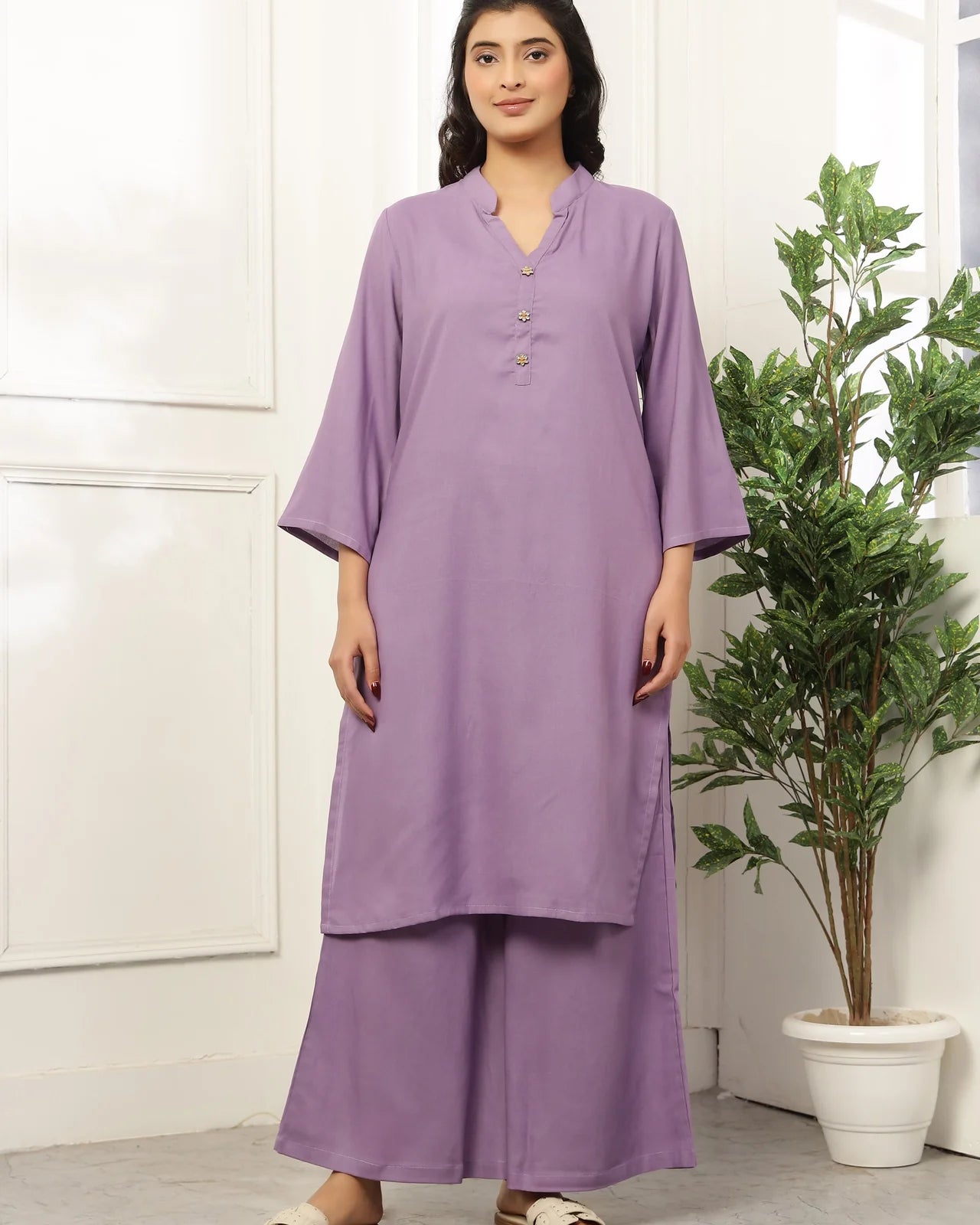 7 Shades of Style: Women’s Solid Rayon Kurta & Palazzo Set – Lavender Highlight