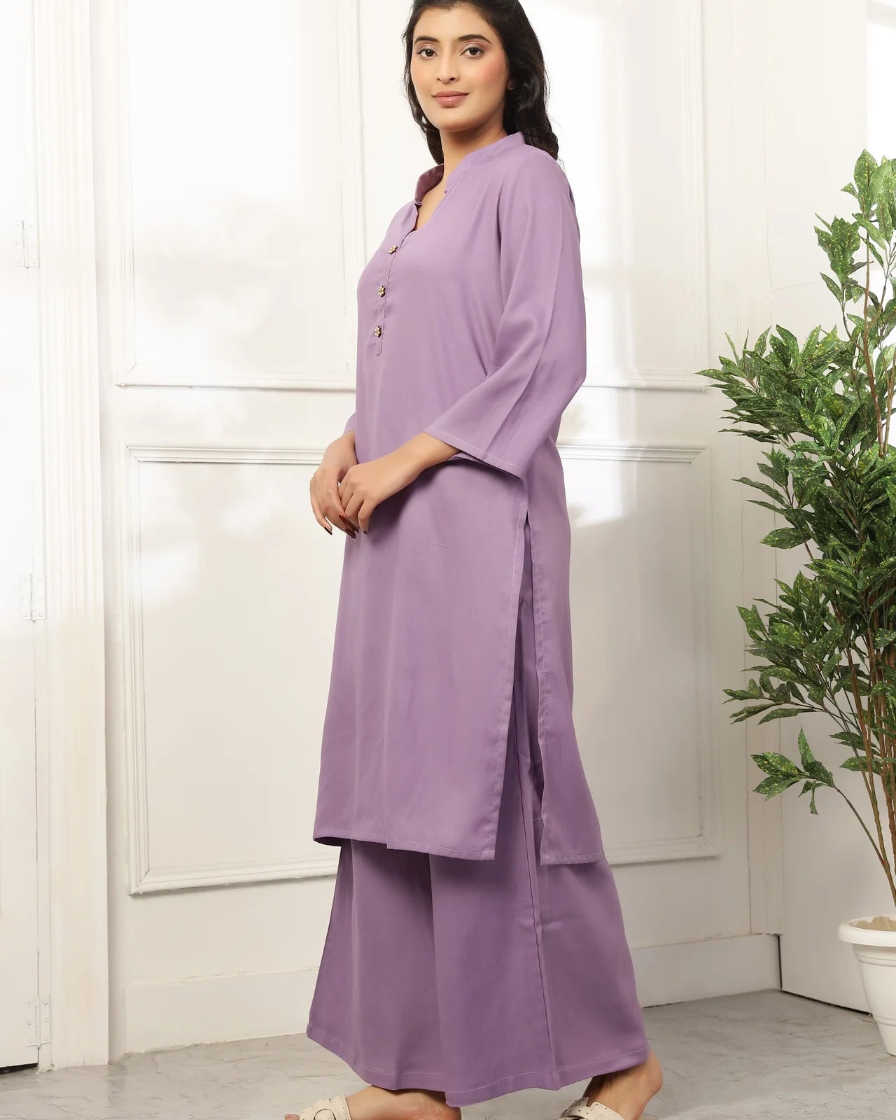 7 Shades of Style: Women’s Solid Rayon Kurta & Palazzo Set – Lavender Highlight