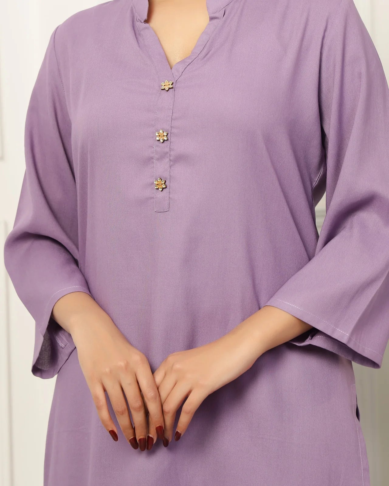 7 Shades of Style: Women’s Solid Rayon Kurta & Palazzo Set – Lavender Highlight
