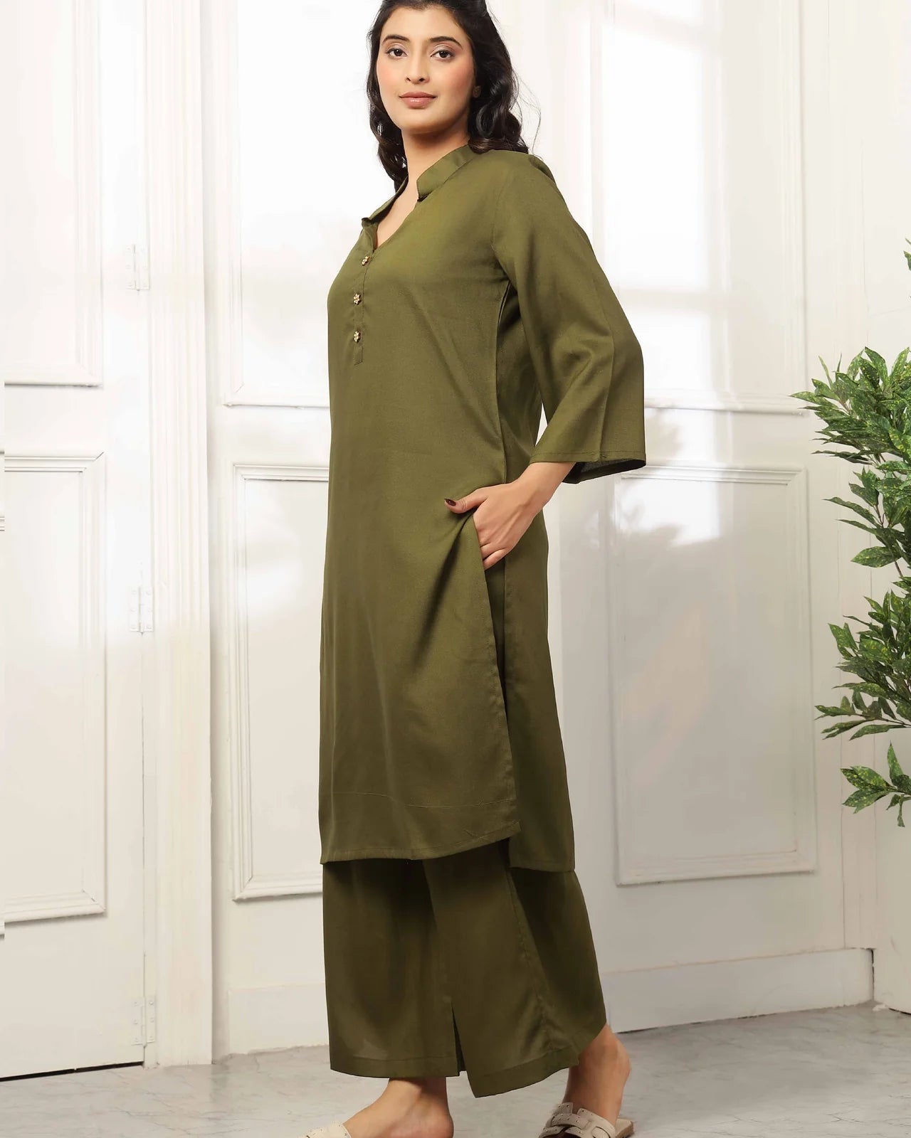 7 Shades of Style: Women’s Solid Rayon Kurta & Palazzo Set – Lavender Highlight
