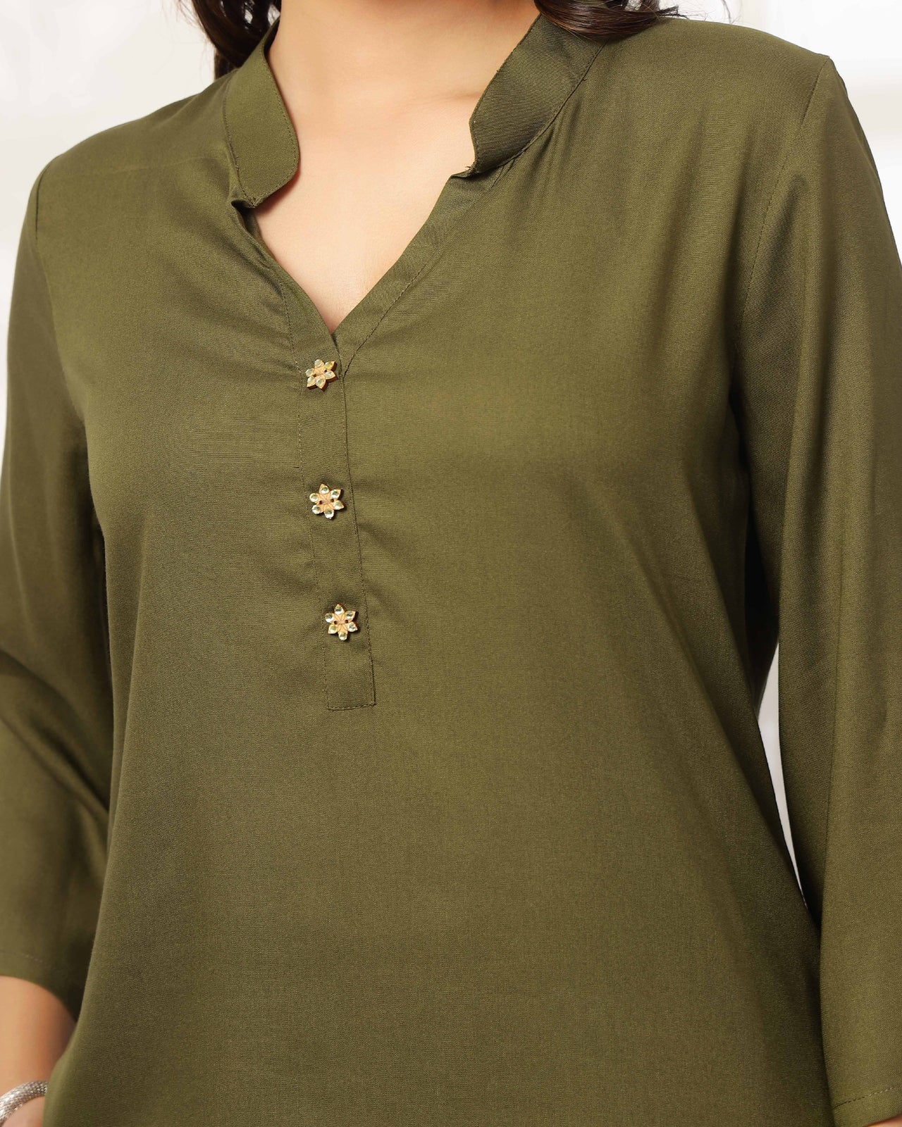 7 Shades of Style: Women’s Solid Rayon Kurta & Palazzo Set – Lavender Highlight