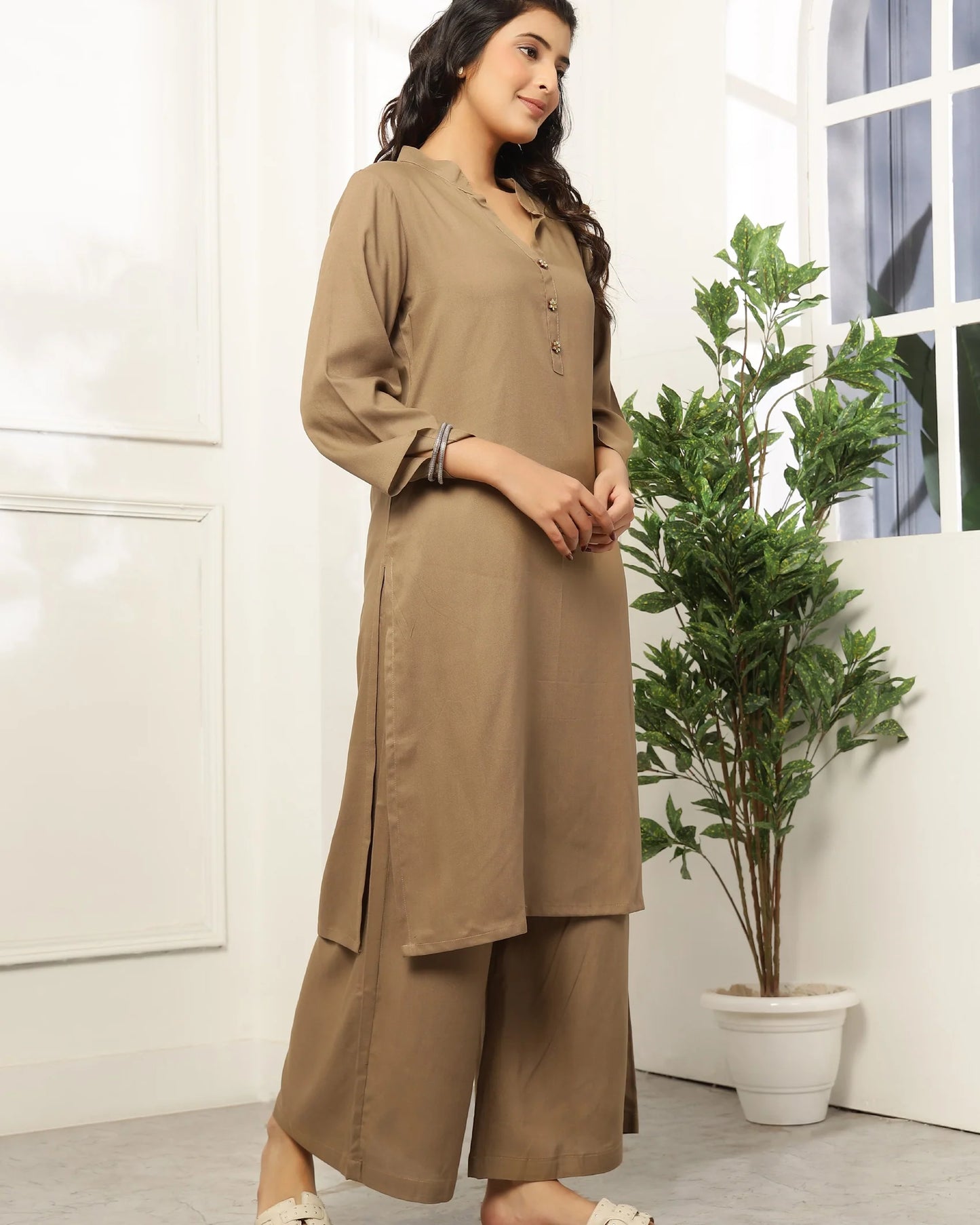 7 Shades of Style: Women’s Solid Rayon Kurta & Palazzo Set – Lavender Highlight
