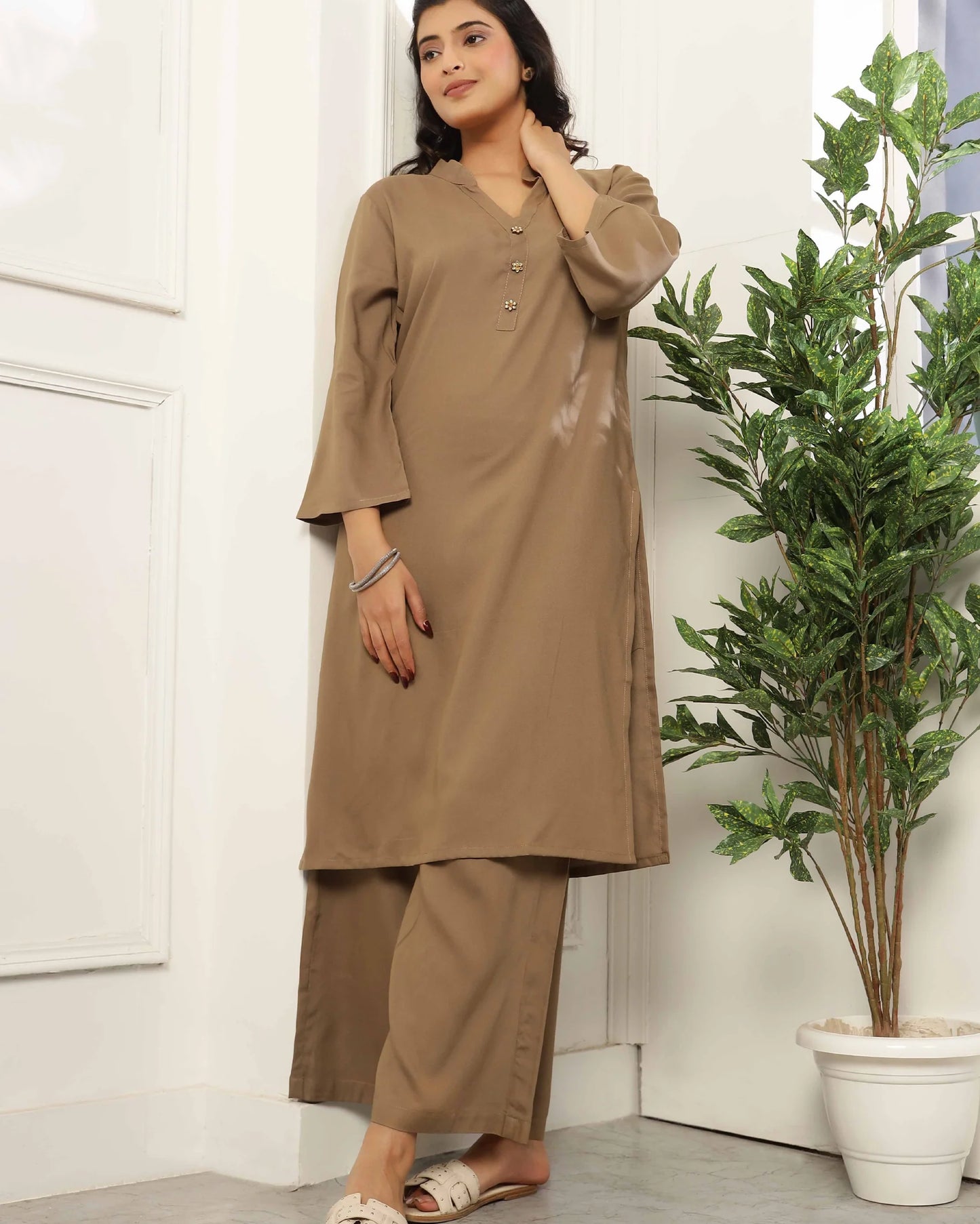 7 Shades of Style: Women’s Solid Rayon Kurta & Palazzo Set – Lavender Highlight