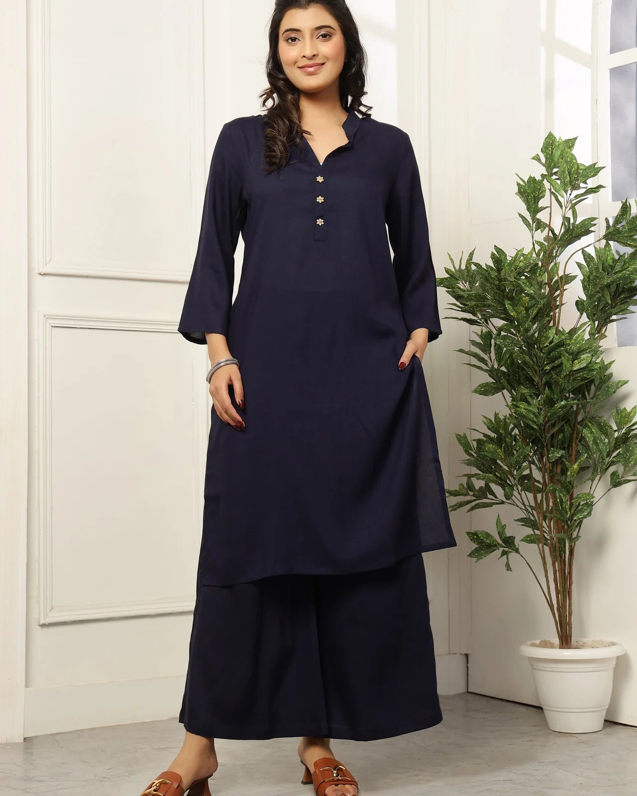 7 Shades of Style: Women’s Solid Rayon Kurta & Palazzo Set – Lavender Highlight