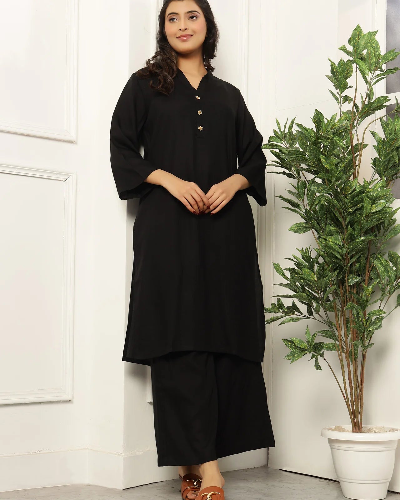 7 Shades of Style: Women’s Solid Rayon Kurta & Palazzo Set – Lavender Highlight