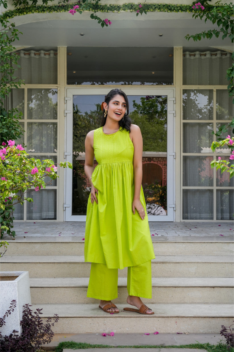 Pranati Pintuck Elegance Kurta Set