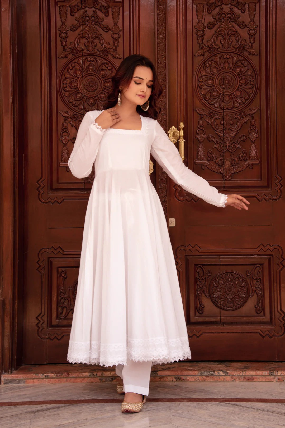 Nazaakat White Cotton Full Sleeve Anarkali Set With Cotton Dupatta