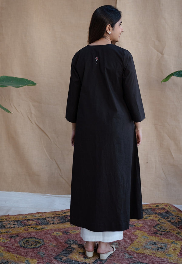 Vedora’s Black Rayon Poplin Kurta – Timeless Elegance in Every Stitch