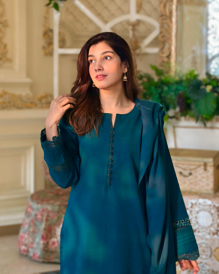 Lawn Dobby Elegance – 3-Piece Stitched Suit Set
