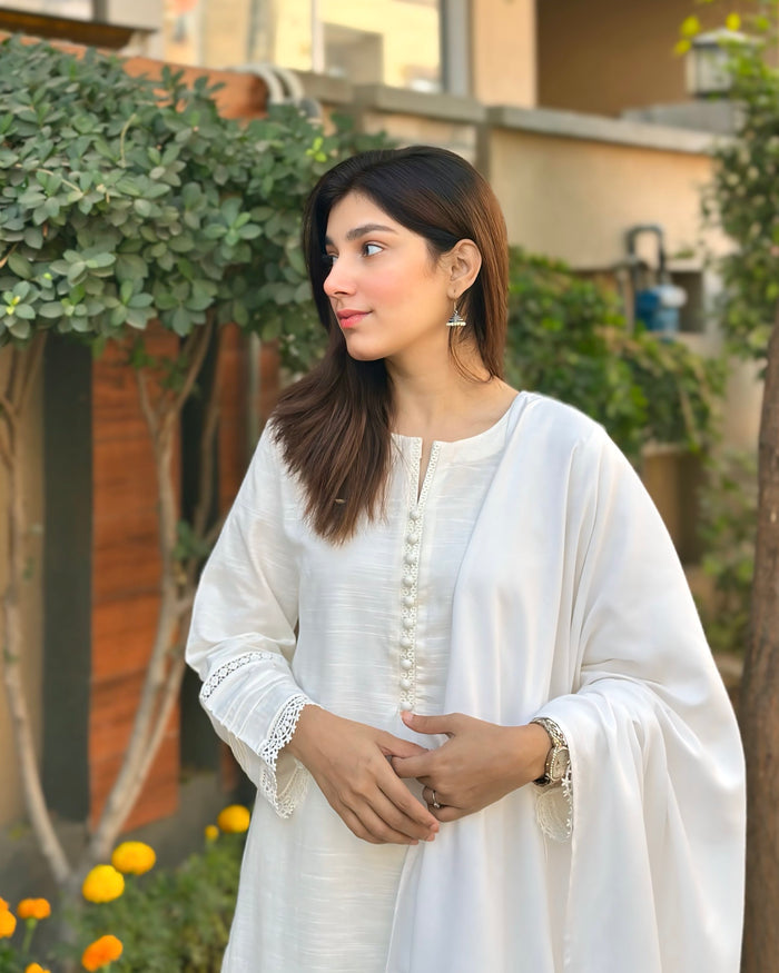 Vedora "Ethereal White– A Harmonious Blend of Style & Tradition