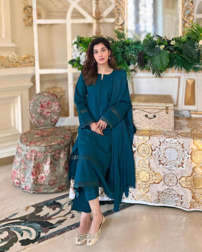 Lawn Dobby Elegance – 3-Piece Stitched Suit Set