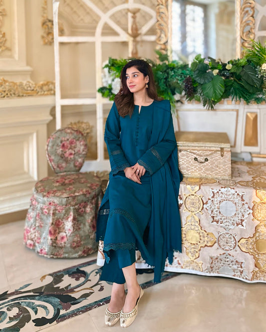 Lawn Dobby Elegance – 3-Piece Stitched Suit Set