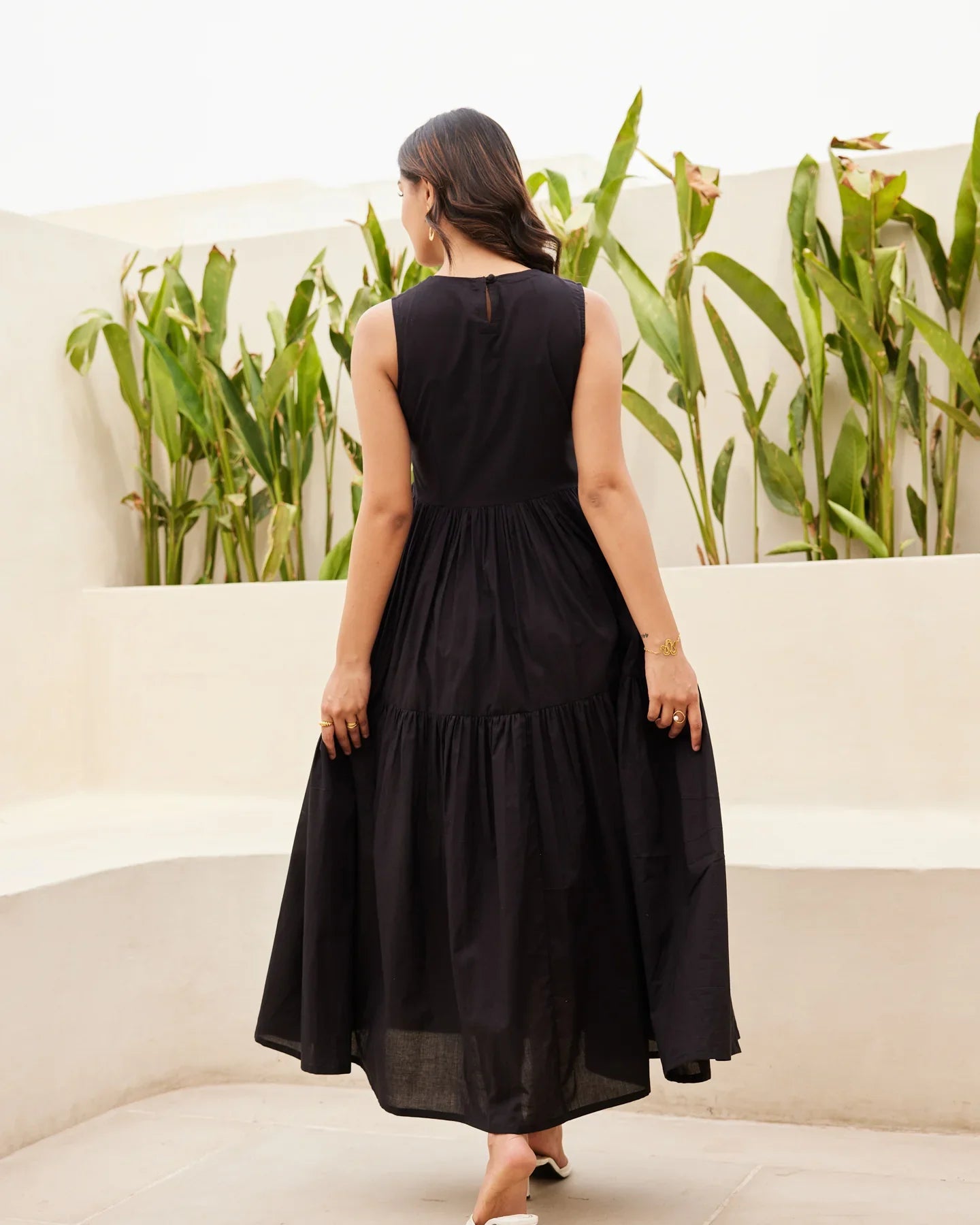 Classy Black Maxi Dress –Elegance & Comfort