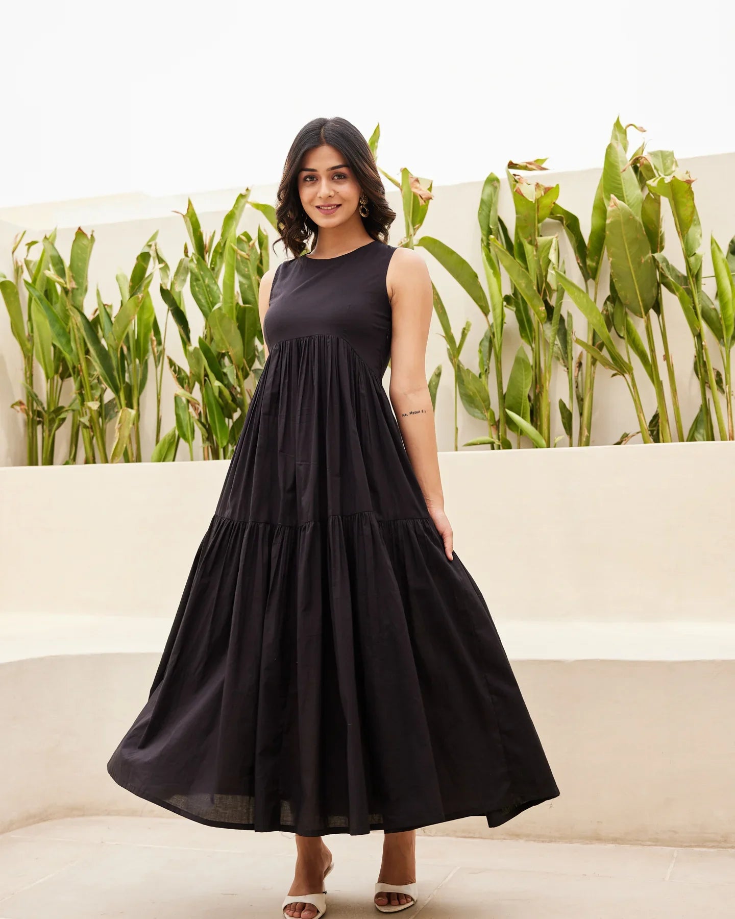 Classy Black Maxi Dress –Elegance & Comfort