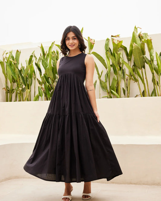 Classy Black Maxi Dress –Elegance & Comfort