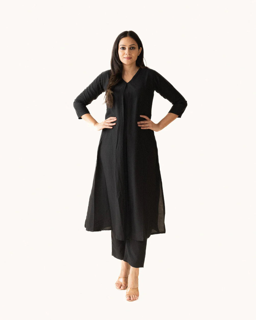 Modern Ethnic Muse – Vedora’s Cotton Kurta Pant Set with 3/4th Sleeves