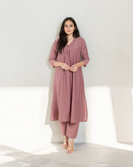 Modern Ethnic Muse – Vedora’s Cotton Kurta Pant Set with 3/4th Sleeves