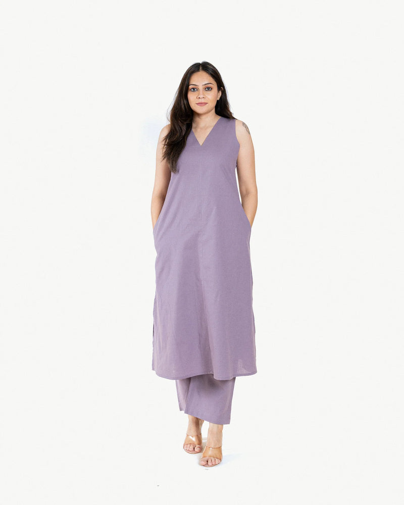 Graceflow – Sleeveless Cotton Straight Kurta Pant Set