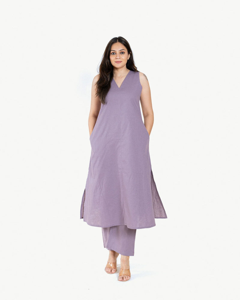 Graceflow – Sleeveless Cotton Straight Kurta Pant Set