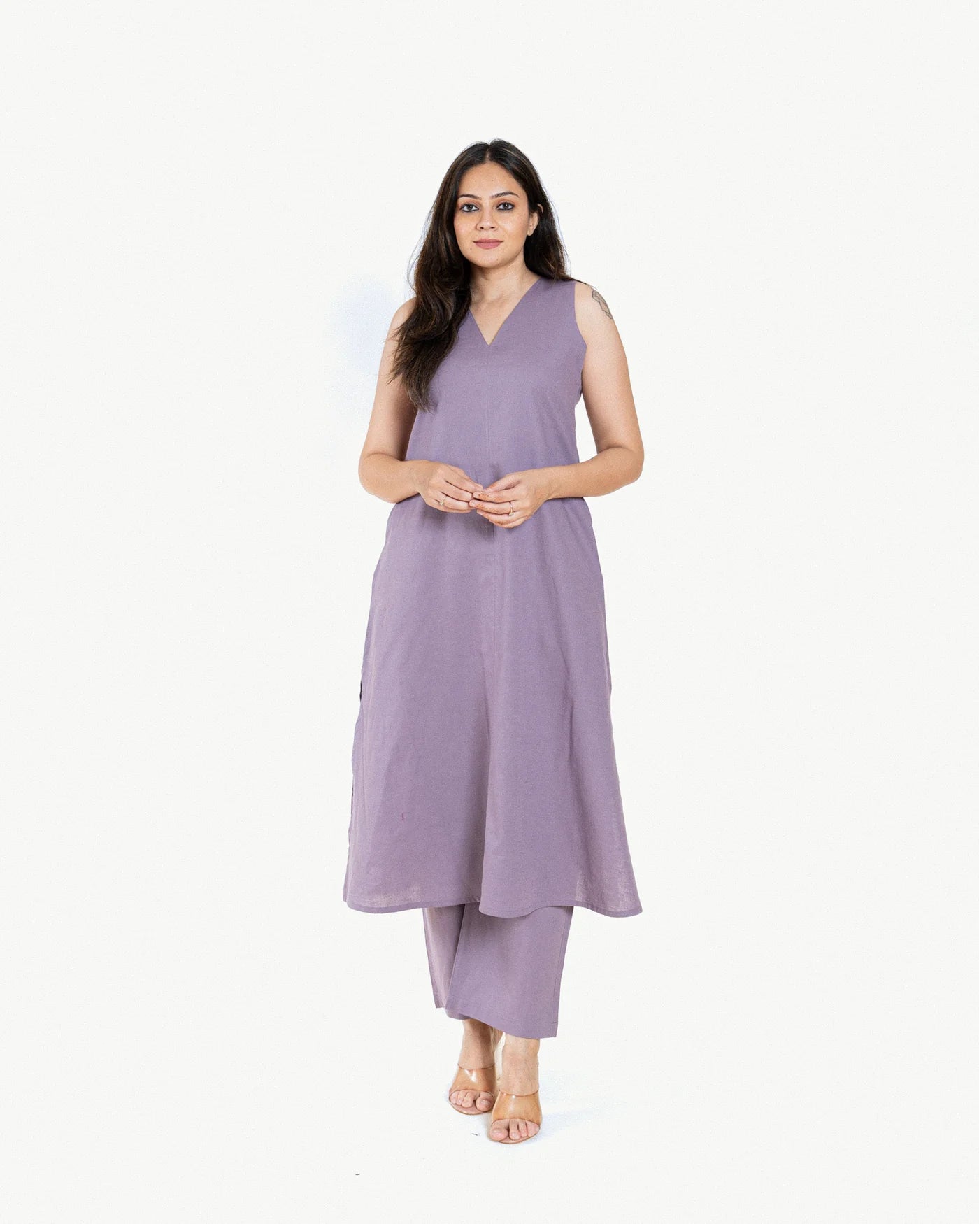 Graceflow – Sleeveless Cotton Straight Kurta Pant Set