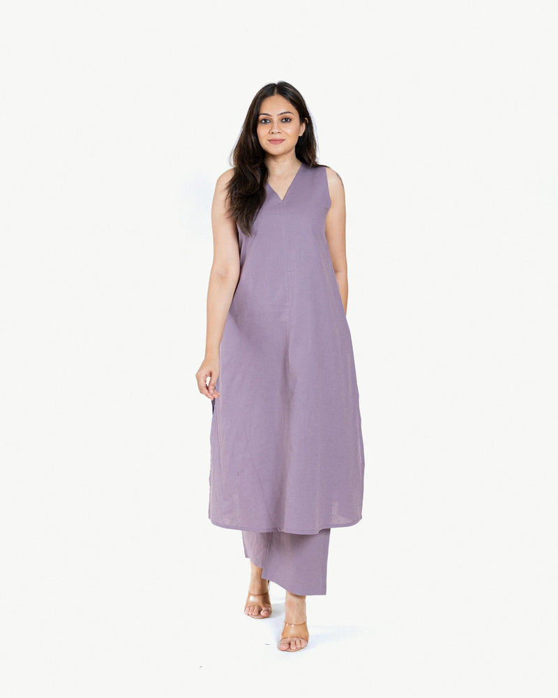 Graceflow – Sleeveless Cotton Straight Kurta Pant Set