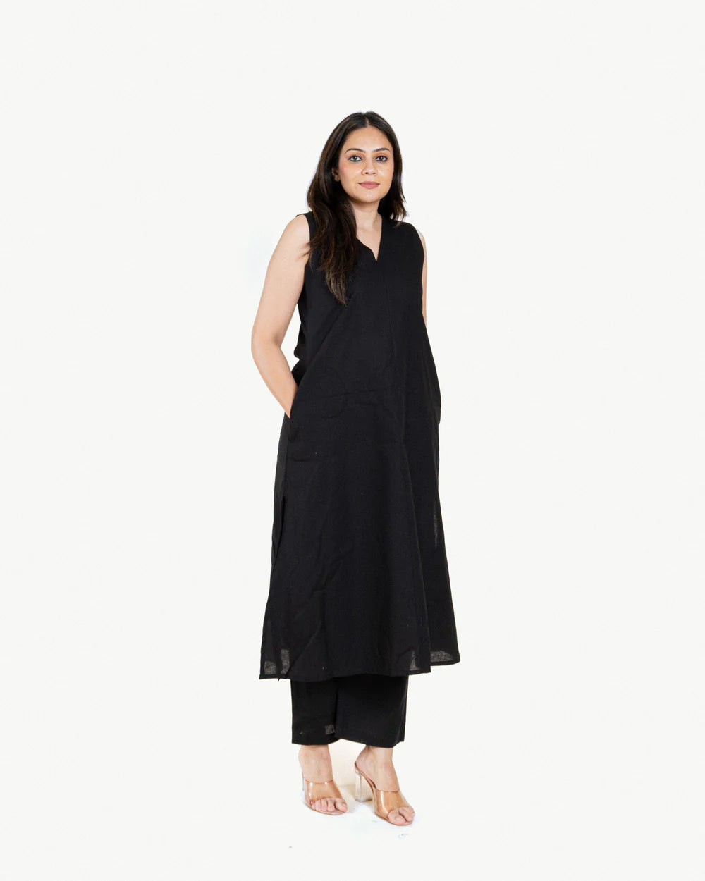 Graceflow – Sleeveless Cotton Straight Kurta Pant Set