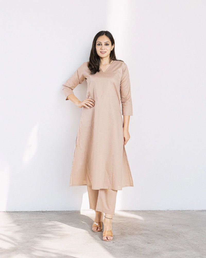 Classic Noir" – Redefining Everyday Elegance by Vedora