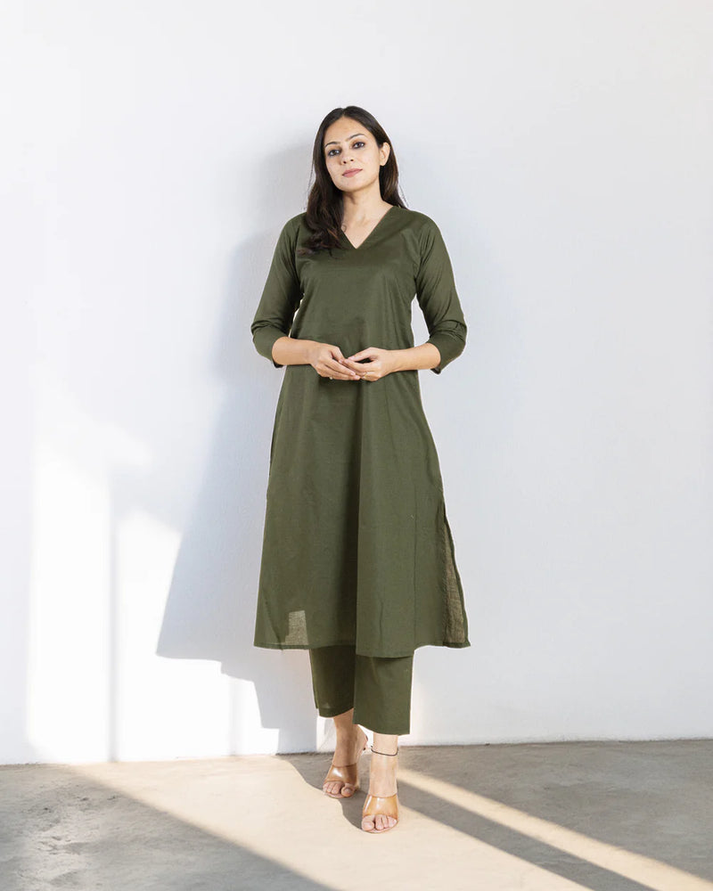 Classic Noir" – Redefining Everyday Elegance by Vedora